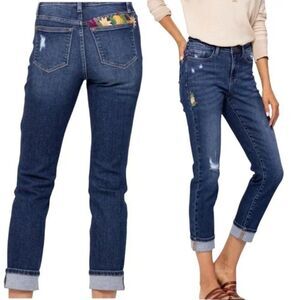 Judy Blue Floral embroidered slightly distressed stretchy jeans, boyfriend 15/32